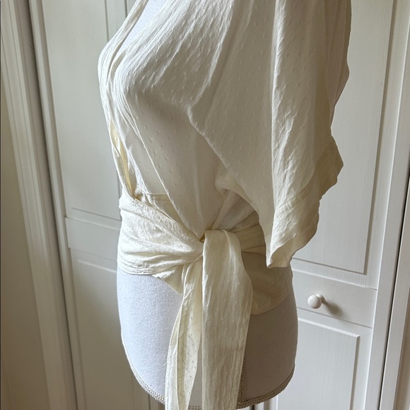 & Other Stories Cream Wrap Blouse 4 - Picture 4 of 9